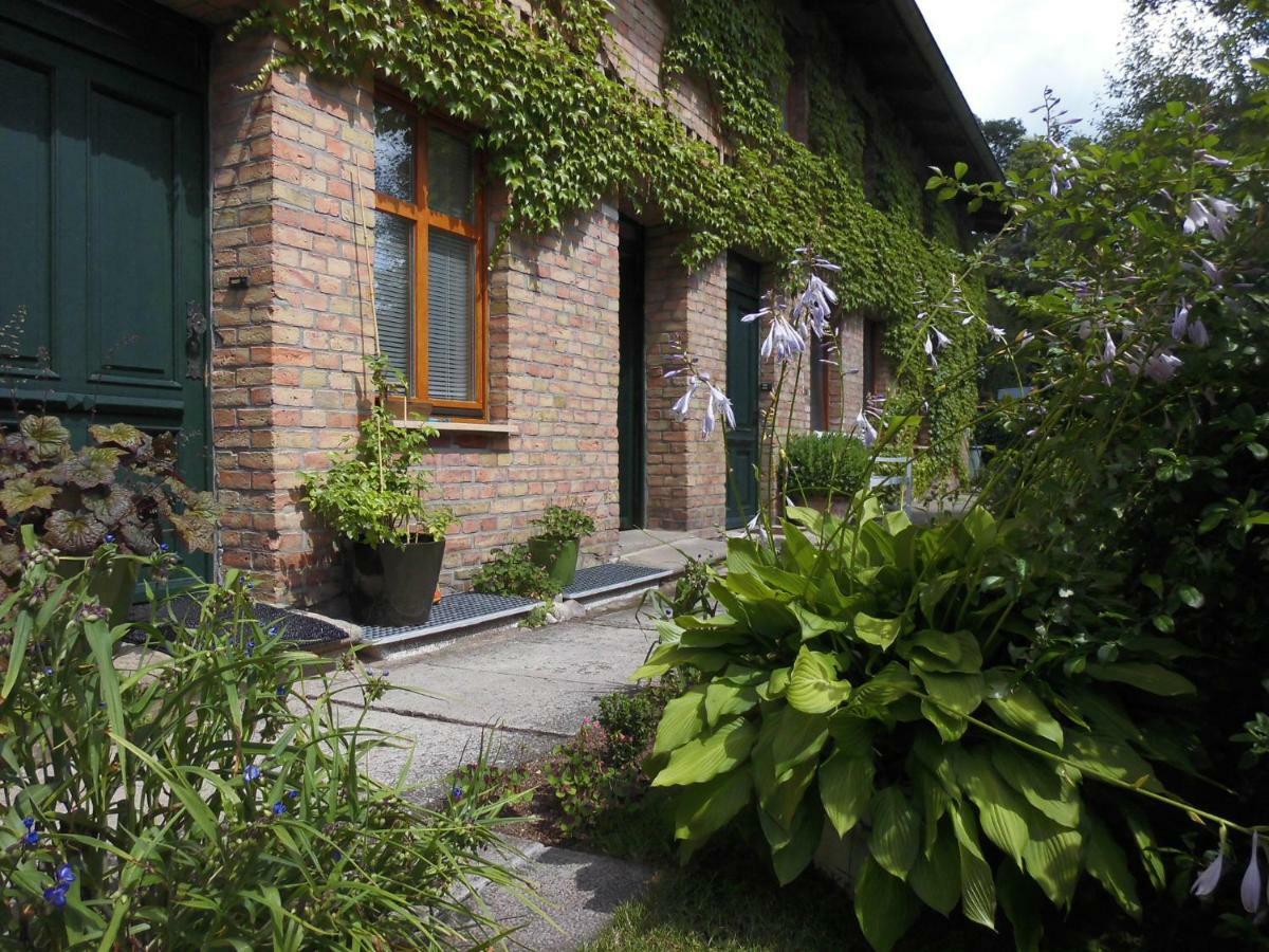 Schlossparkferienwohnungen Rheinsberg Mit Garten Luaran gambar