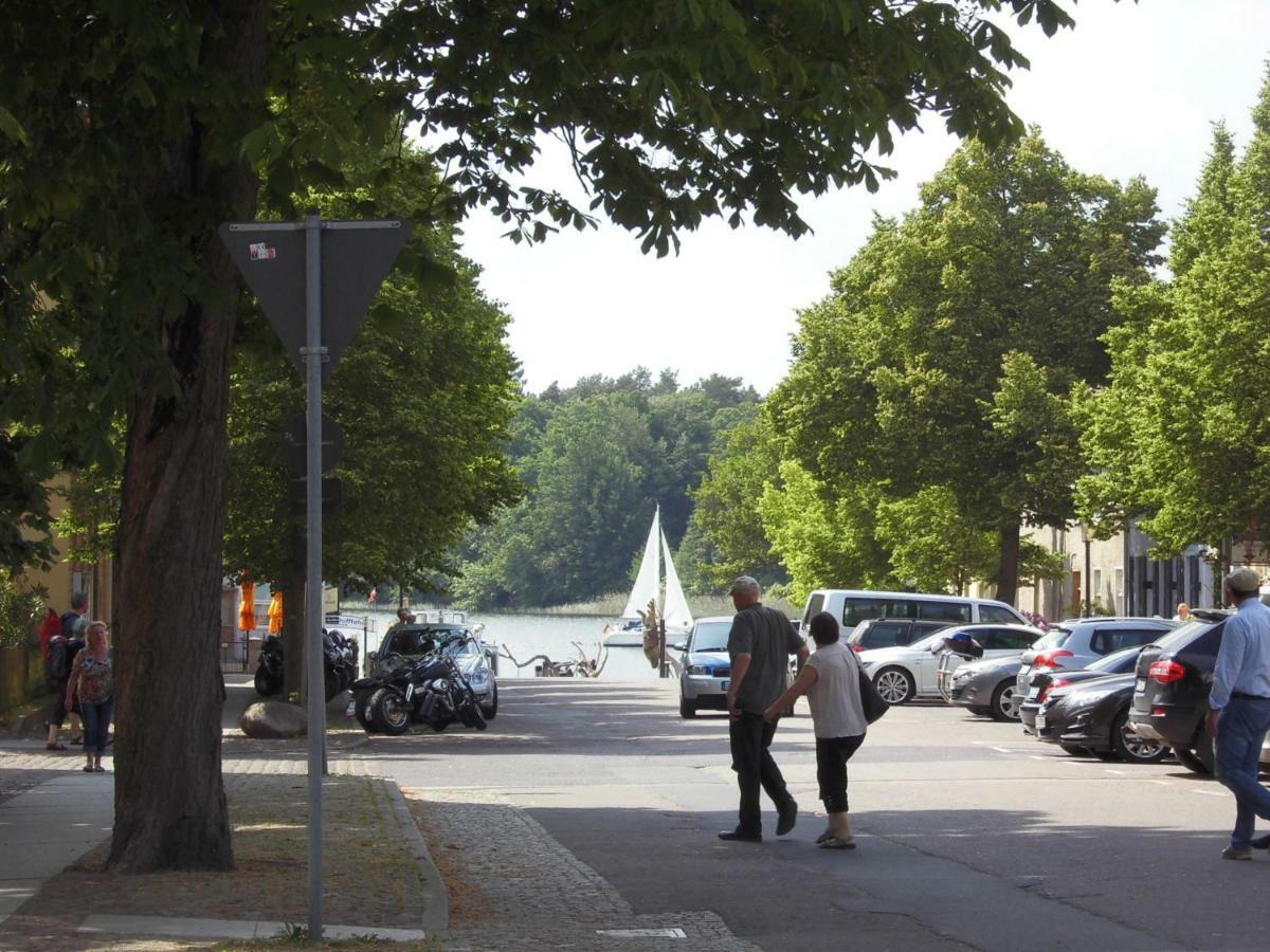Schlossparkferienwohnungen Rheinsberg Mit Garten Luaran gambar