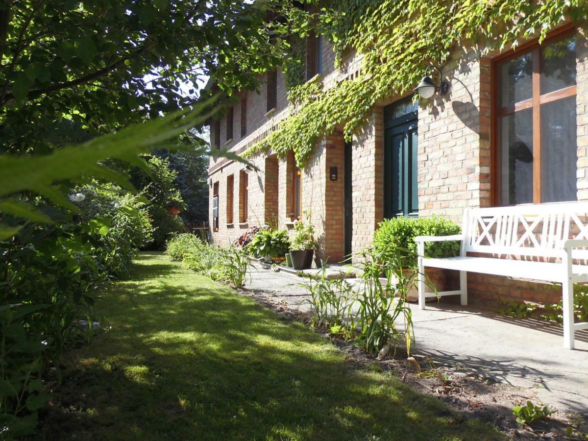 Schlossparkferienwohnungen Rheinsberg Mit Garten Luaran gambar